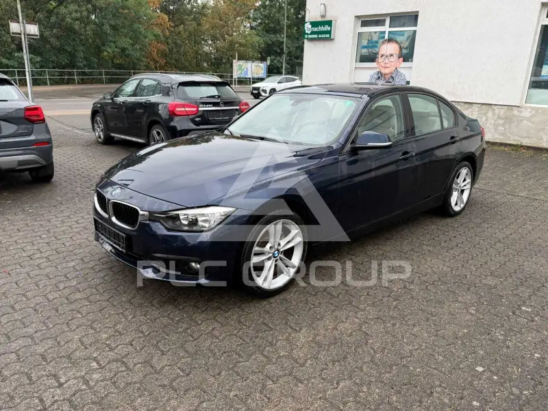 2015 BMW 318