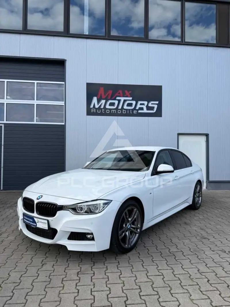 2015 BMW 318