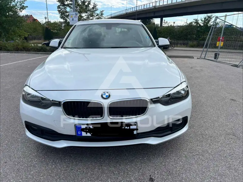 2015 BMW 318