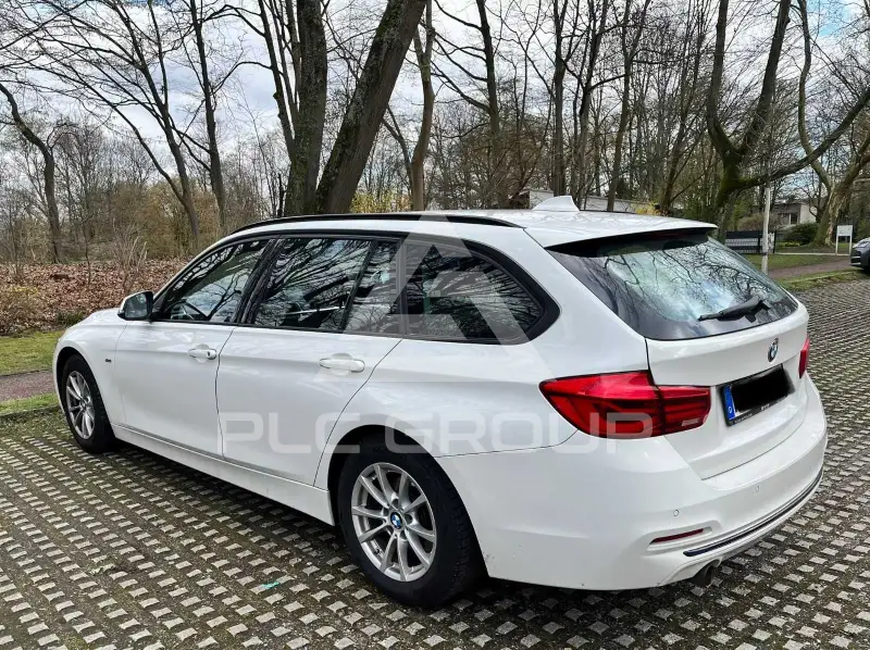 2015 BMW 318