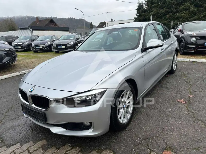 2015 BMW 318