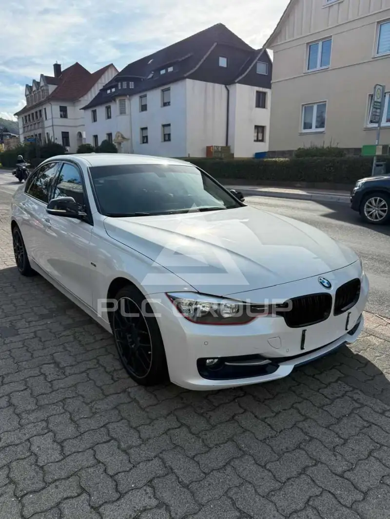 2015 BMW 318