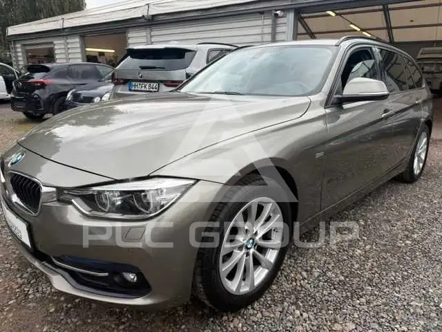2015 BMW 318