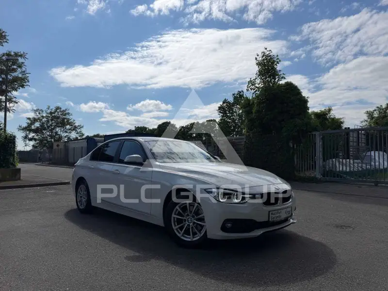 2015 BMW 318
