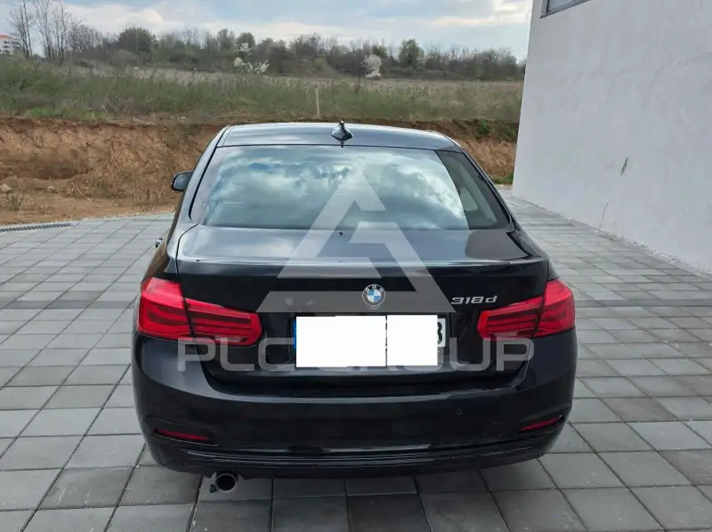 2015 BMW 318