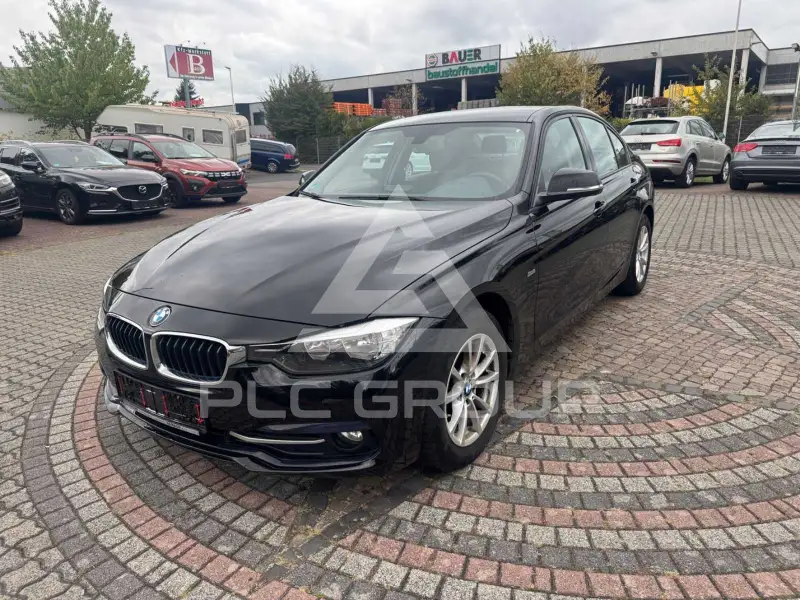 2015 BMW 318
