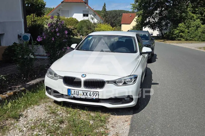 2015 BMW 318