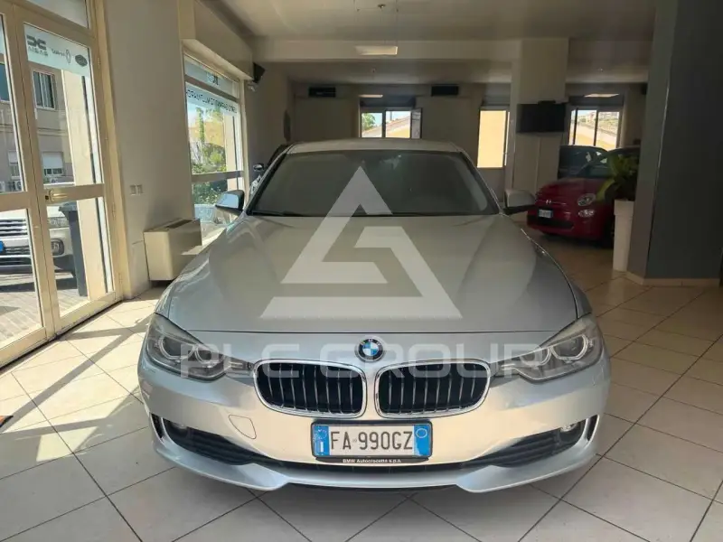 2015 BMW 318