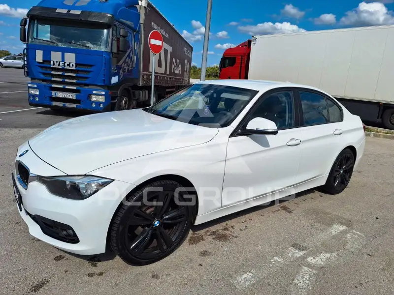 2015 BMW 318