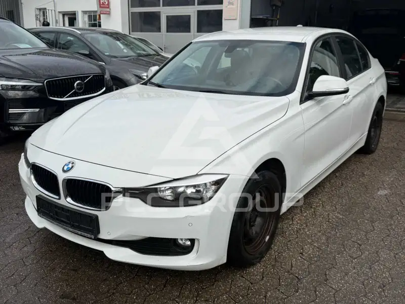 2015 BMW 318
