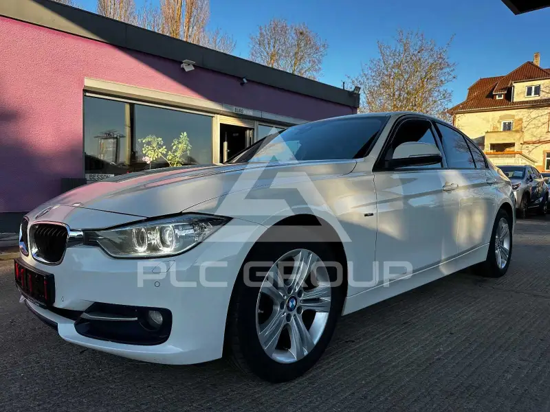 2015 BMW 318