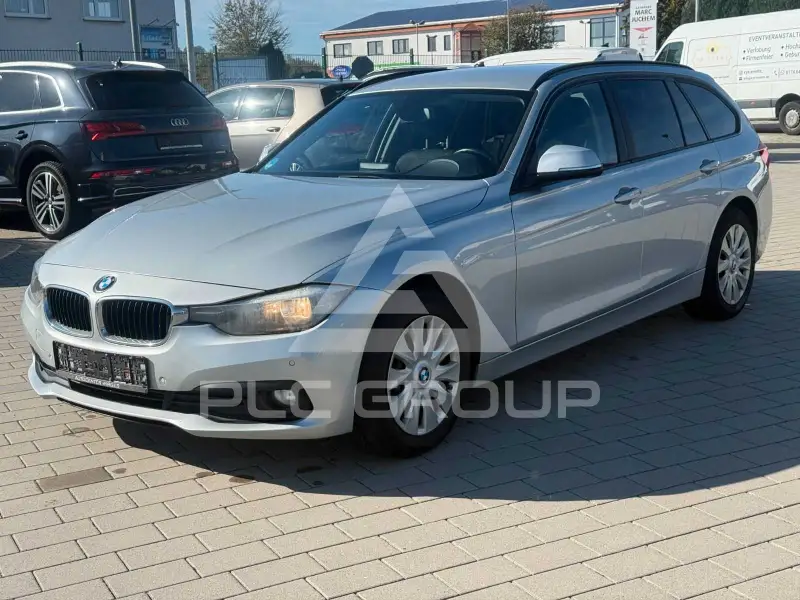 2015 BMW 318