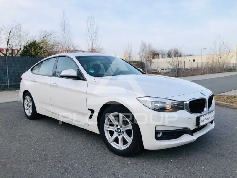 2015 BMW 320