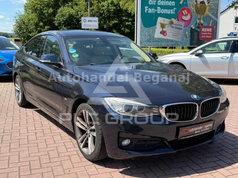 2015 BMW 318