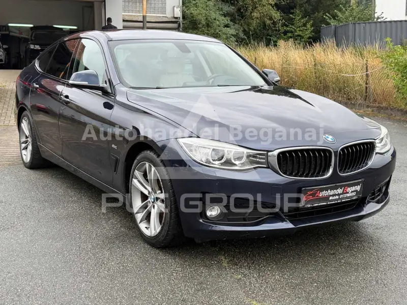 2015 BMW 318