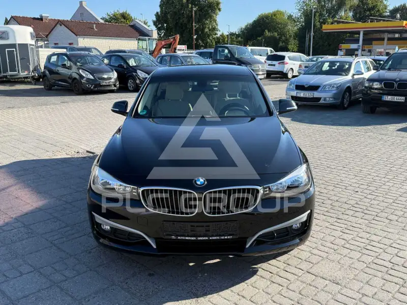 2015 BMW 318