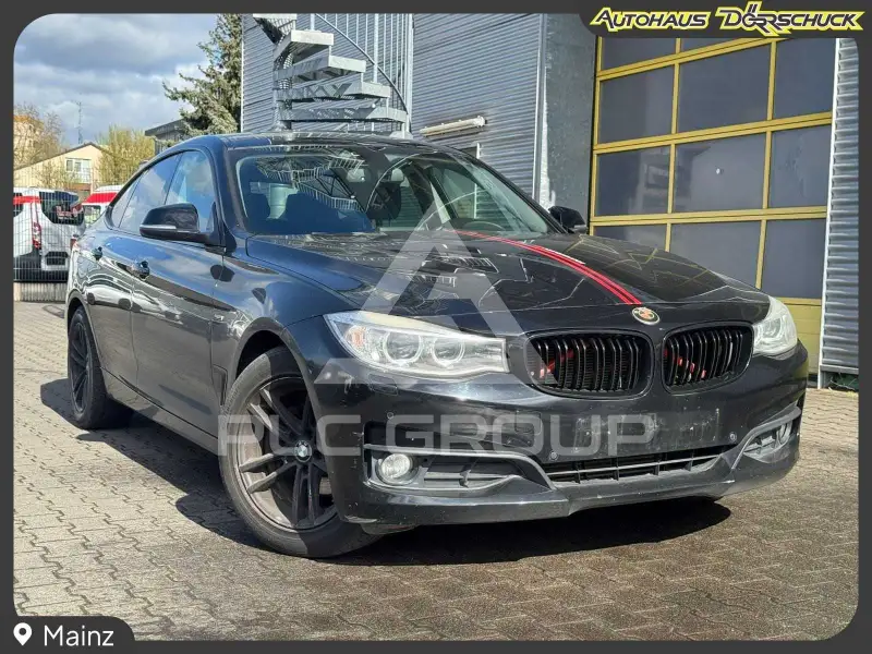 2015 BMW 318