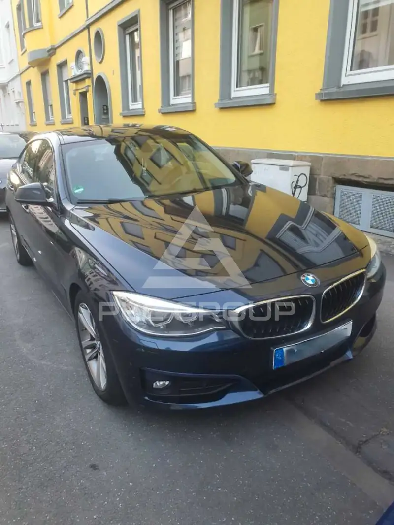2015 BMW 318