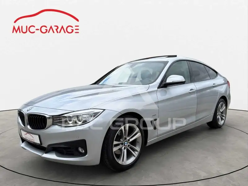 2015 BMW 318