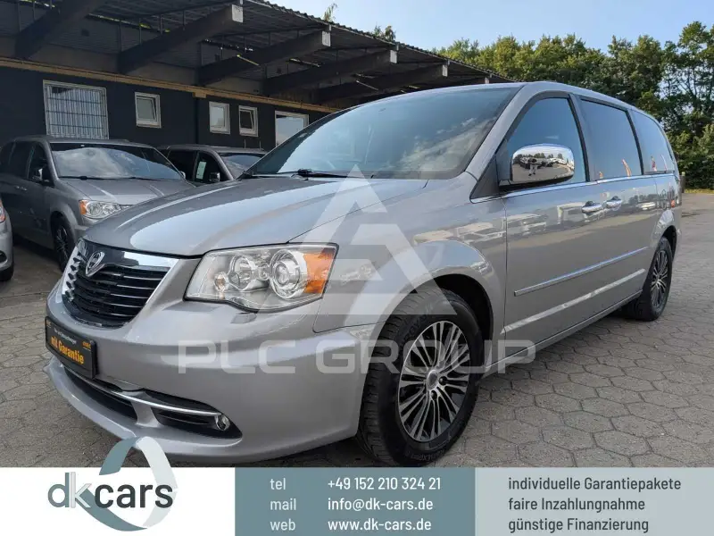 2015 Lancia Voyager