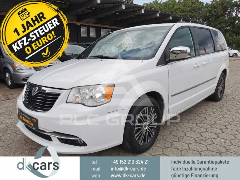 2015 Lancia Voyager