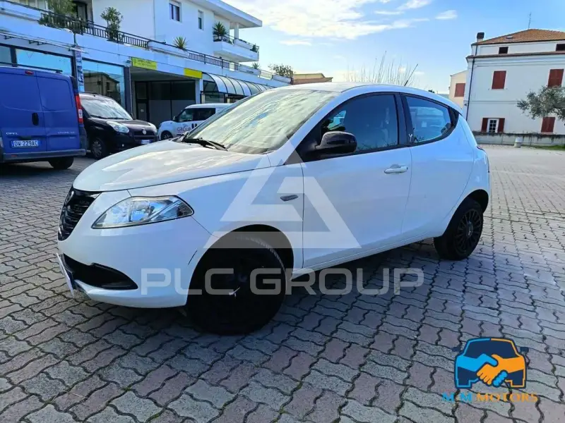 2015 Lancia YPSILON