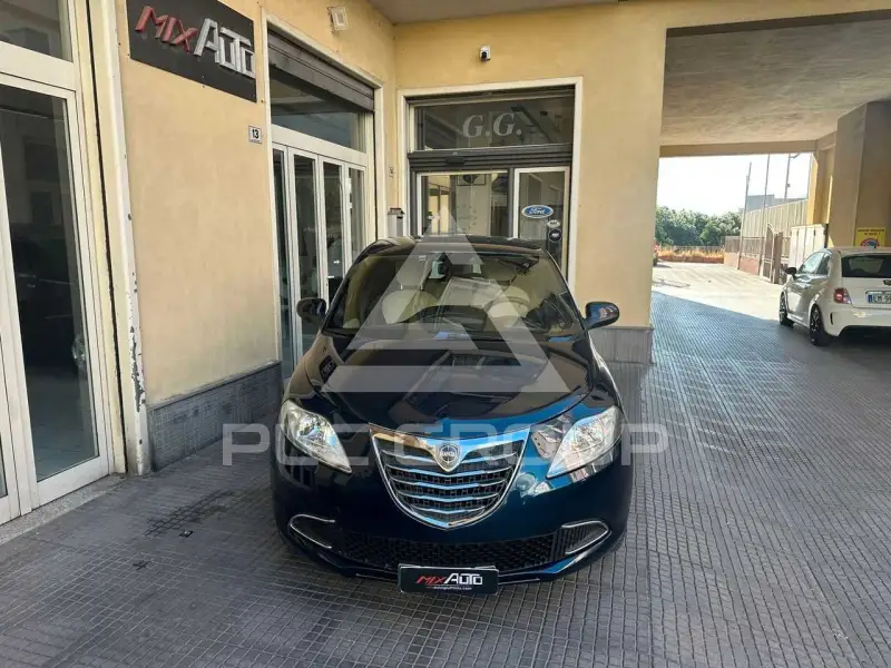 2015 Lancia YPSILON