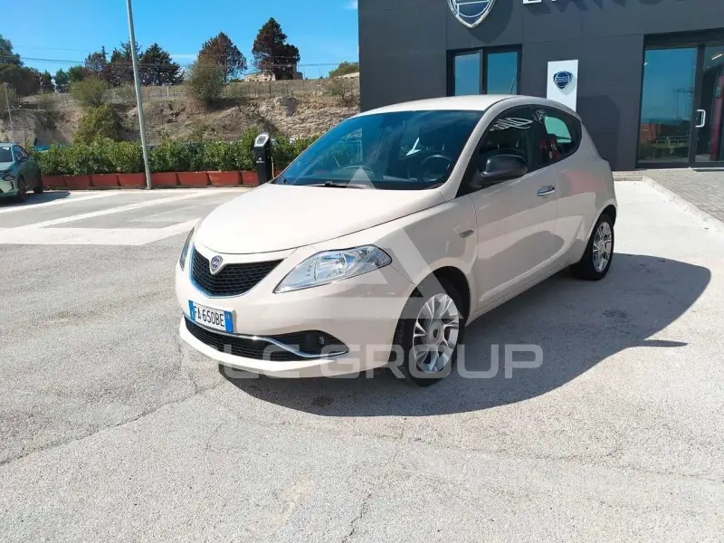 2015 Lancia YPSILON