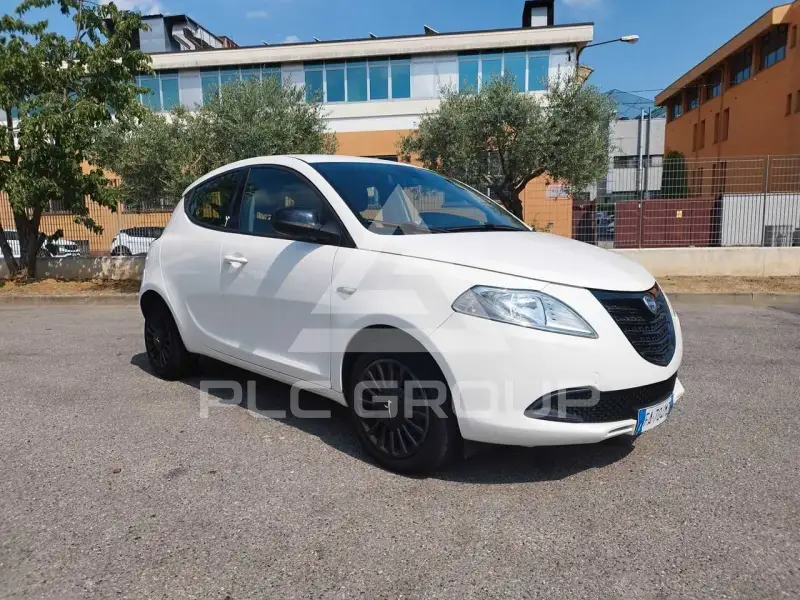 2015 Lancia YPSILON