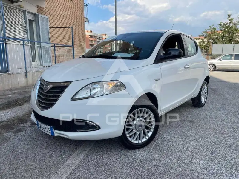 2015 Lancia YPSILON