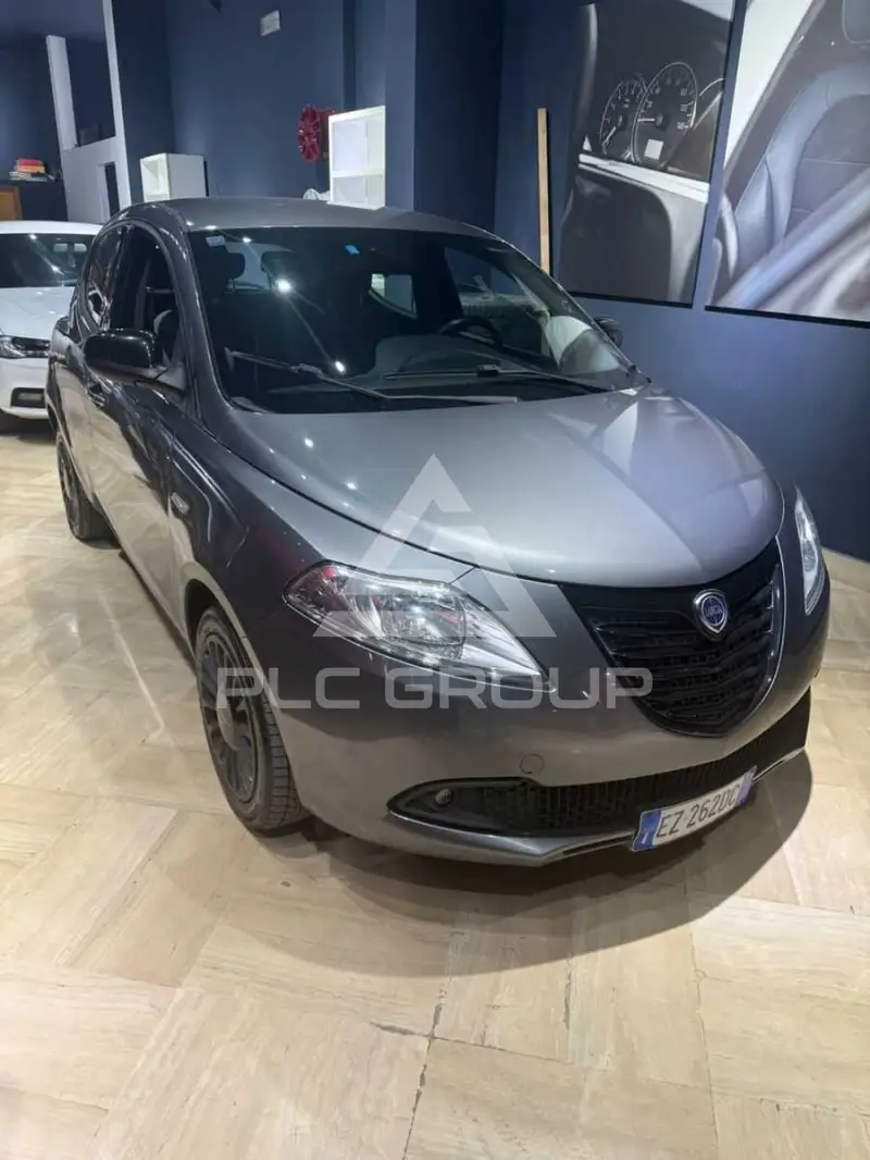 2015 Lancia YPSILON