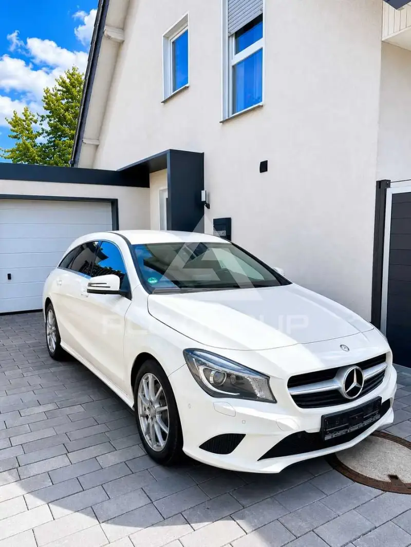2015 Mercedes Benz CLA 200