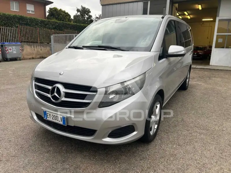 2015 Mercedes Benz V 220