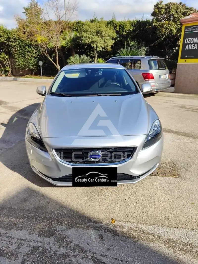 2015 Volvo V40