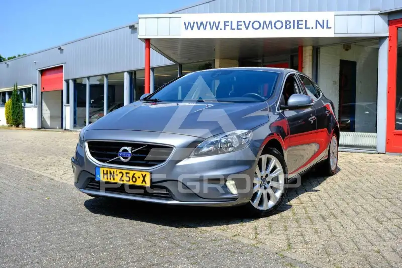 2015 Volvo V40