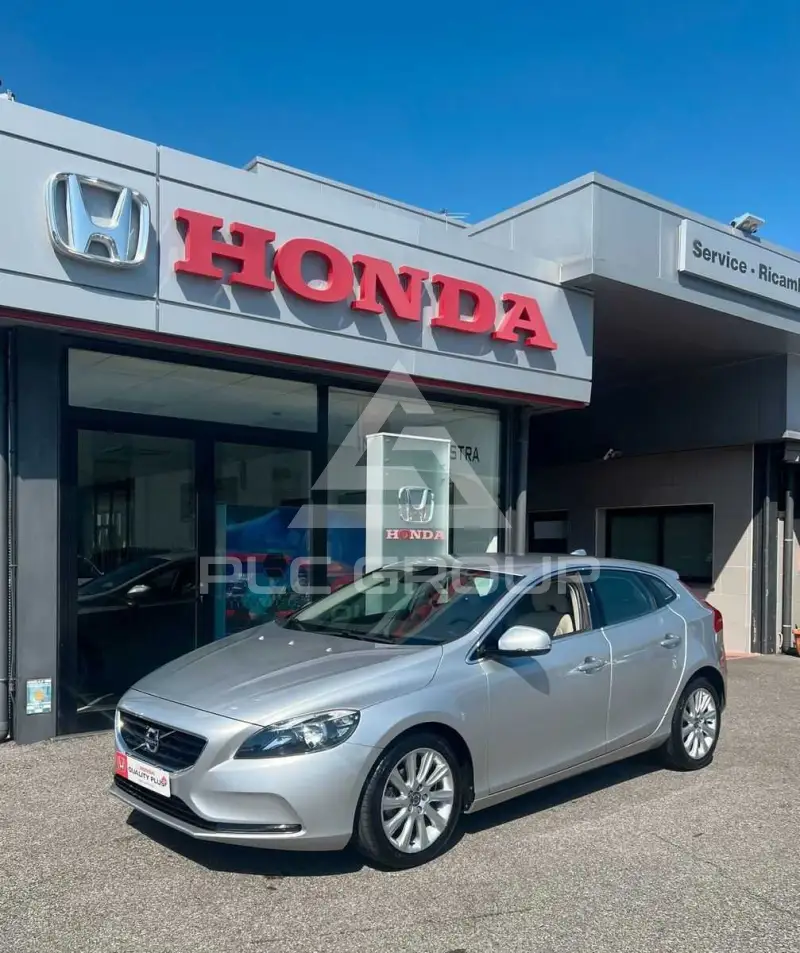 2015 Volvo V40