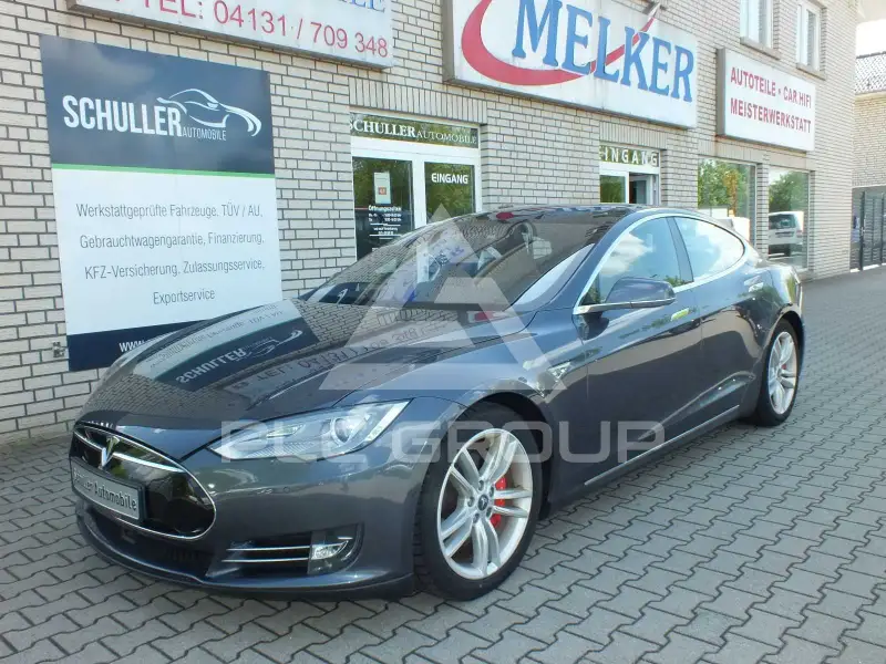 2015 Tesla Model S