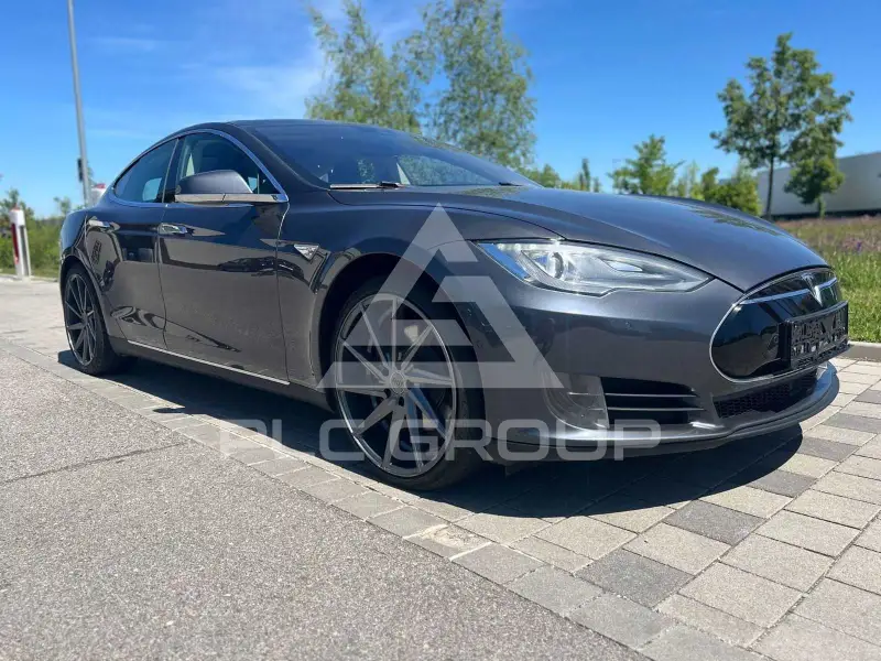 2015 Tesla Model S