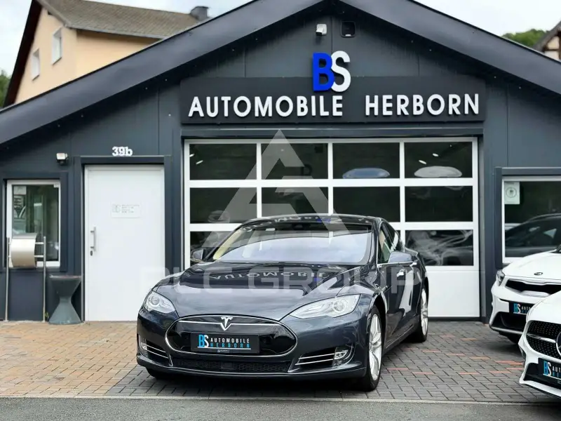 2015 Tesla Model S