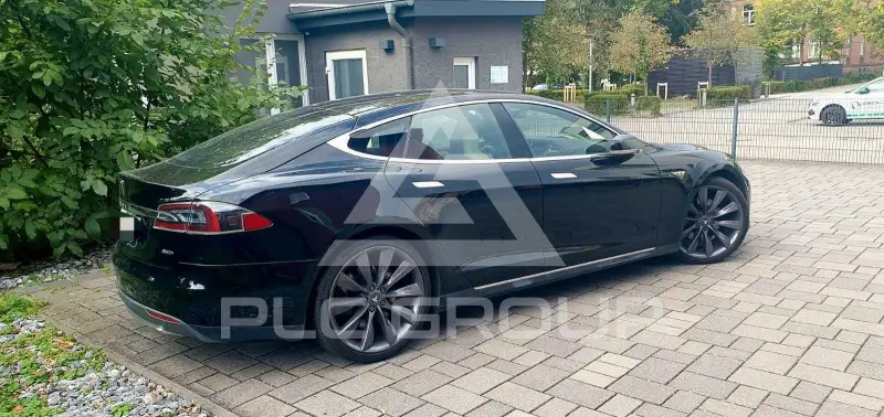 2015 Tesla Model S