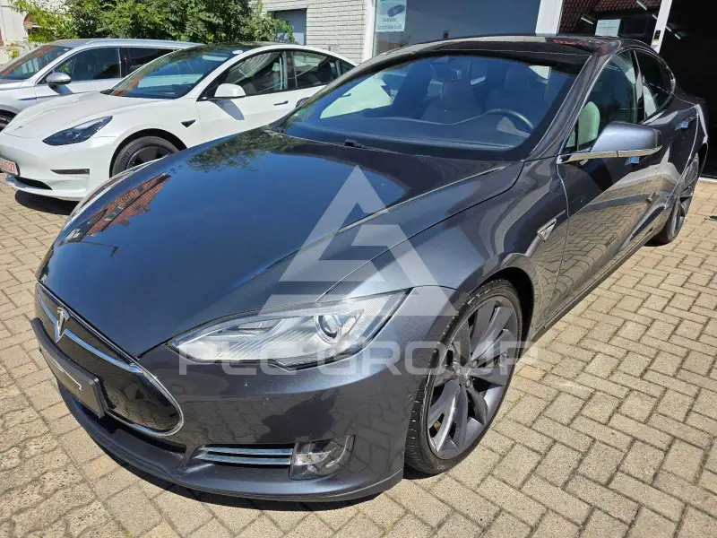 2015 Tesla Model S