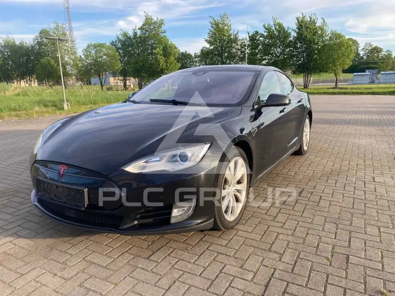 2015 Tesla Model S