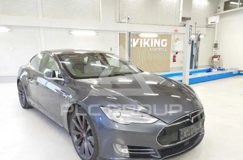 2015 Tesla Model S