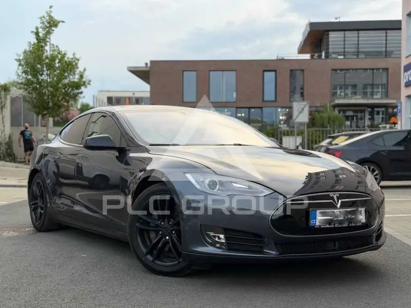 2015 Tesla Model S