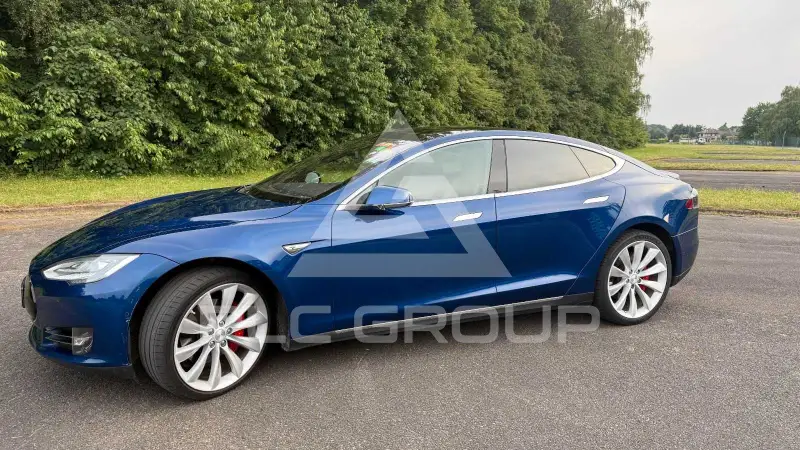 2015 Tesla Model S