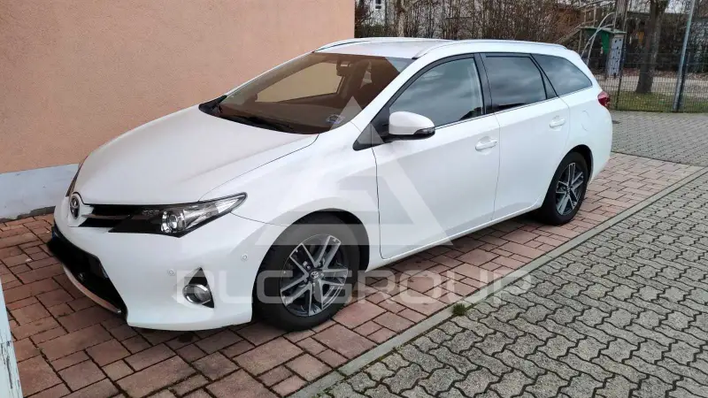 2015 Toyota AURIS