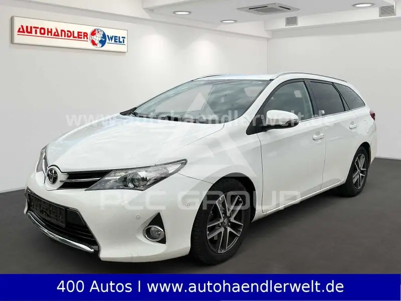 2015 Toyota AURIS