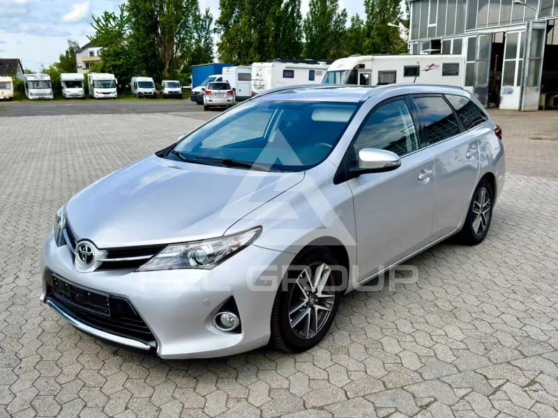 2015 Toyota AURIS