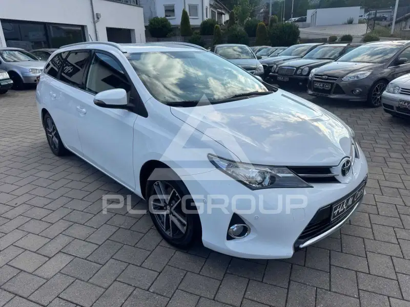 2015 Toyota AURIS