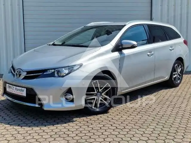 2015 Toyota AURIS